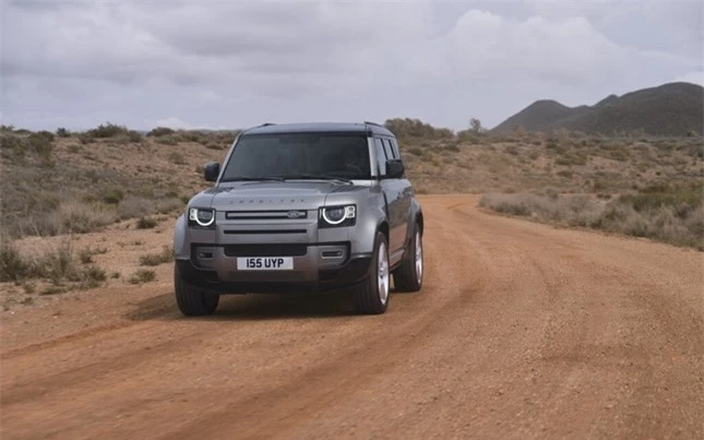 Land Rover Defender thế hệ tiếp theo trình làng với động cơ mới ảnh 9
