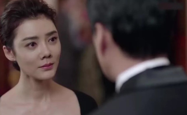 Tôi vừa thông báo tái hôn thì chồng cũ đột ngột hẹn gặp đưa cho 100 triệu và ép tôi phải nhận