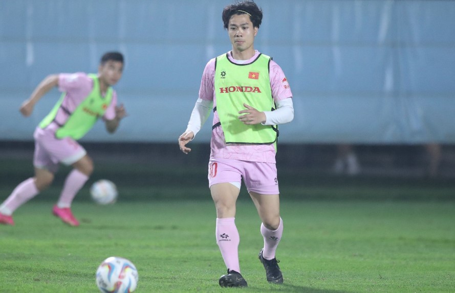 Công Phượng nhận cơ hội vàng ở Yokohama FC, ngôi sao ĐT Việt Nam 'đáp trả' HLV Kim Sang-sik?