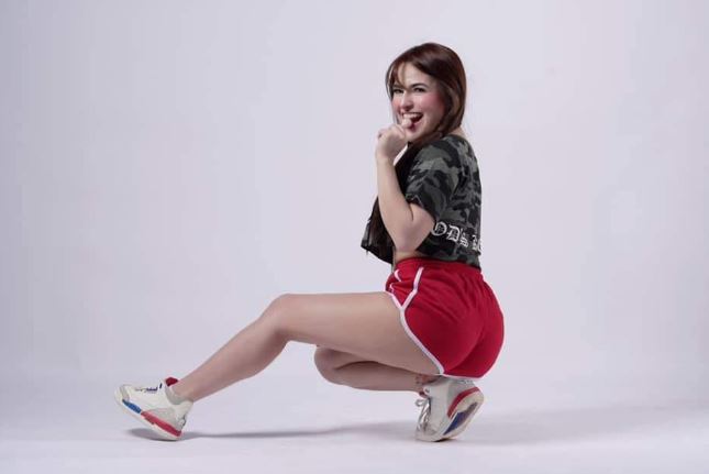 Ngắm hot girl số 1 Philippines khỏe vẻ ngoài khỏe khoắn