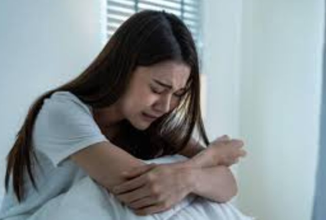 Ly hôn đã 10 năm, tôi bất ngờ khi chị chồng cũ đến thăm, đem theo 3 tỷ cùng một bí mật đắng chát