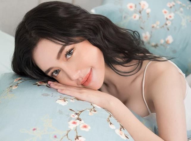 Ngắm cô gái Việt từng được hàng loạt báo châu Á ca ngợi