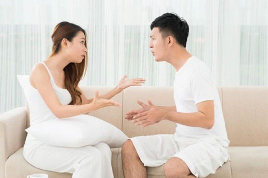 Tôi và chồng cũ đang lên kế hoạch cưới lại thì anh ấy thú nhận một bí mật kinh hãi khiến tôi chỉ muốn "xách dép" chạy