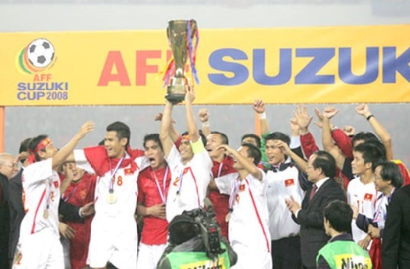 ĐT Việt Nam xếp sau Thái Lan, Singapore tại AFF Cup