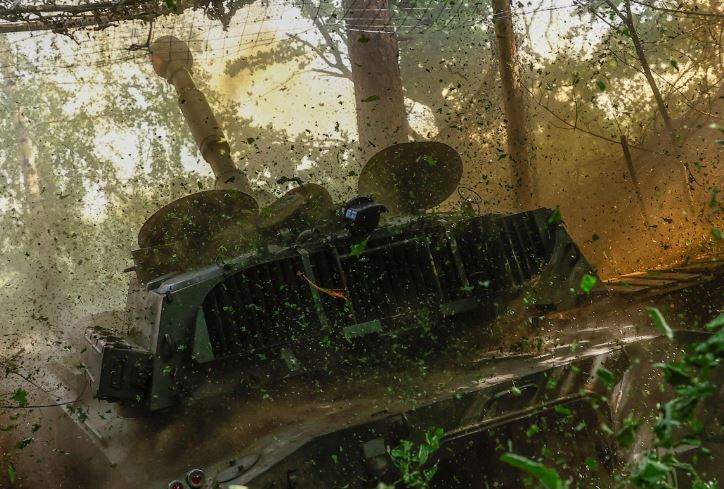 Kharkov nóng rực, phương Tây có cho phép Ukraine dùng vũ khí tầm xa?