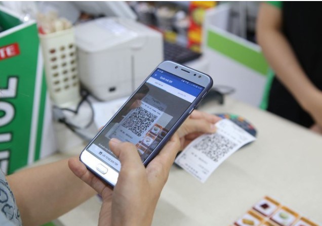 Áp dụng miễn, giảm phí dịch vụ để thúc đẩy thanh toán không dùng tiền mặt