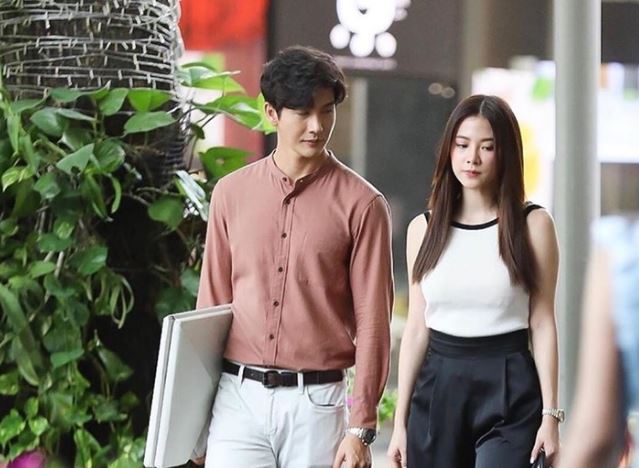 Anh trai dẫn bạn gái về ra mắt, cả nhà mừng rỡ khen nức nở, chỉ riêng tôi là giật mình sững sờ khi nhớ tới chuyện xảy ra mấy ngày trước