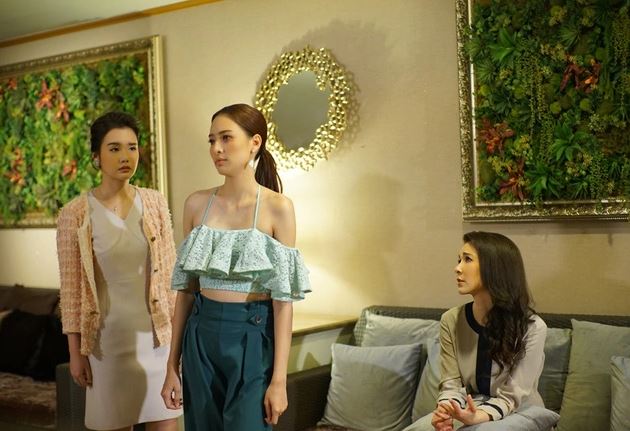 Anh trai dẫn bạn gái về ra mắt, trong bữa cơm vừa ăn miếng sườn xào chua ngọt thì chị ấy bật khóc đòi chia tay, lý do khiến cả nhà tôi bất ngờ