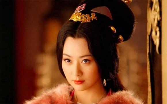 'Mỹ thần Hoàng hậu' được săn đón nhất trong lịch sử: sáu vị hoàng đế thay phiên nhau chiếm giữ, thậm chí khi già đi vẫn có người tranh giành