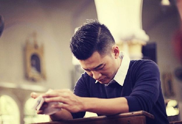 Đang yên ấm thì vợ đột ngột đòi ly hôn, gia đình hốt hoảng hỏi lý do thì cô ấy căm hận vén áo để lộ phần bụng đã nhô lên