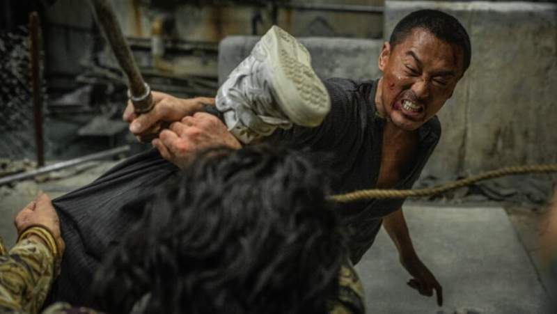 Cổ Thiên Lạc cùng dàn nam thần TVB 'gây bão' màn ảnh với 'Cửu Long Thành Trại: Vây Thành'