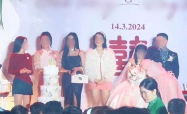 Xôn xao chú rể Hà Nam dắt 5 người yêu cũ lên sân khấu "toang" với vợ sau 2 tháng kết hôn, netizen chỉ ra chi tiết đáng ngờ!