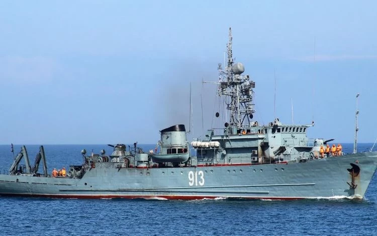 Chiến hạm Nga - tàu phá thủy lôi Kovrovets. Ảnh: Miltarnyi.