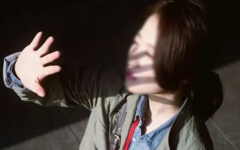 Nữ nhân viên mới đến bị đồng nghiệp bắt nạt và cái kết khiến cả công ty sợ xanh mặt: Đừng sợ đắc tội người khác