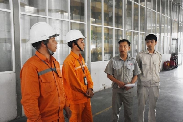 EVN: Không có chuyện “kêu gọi doanh nghiệp phía Bắc tự nguyện giảm 30% mức sử dụng điện”