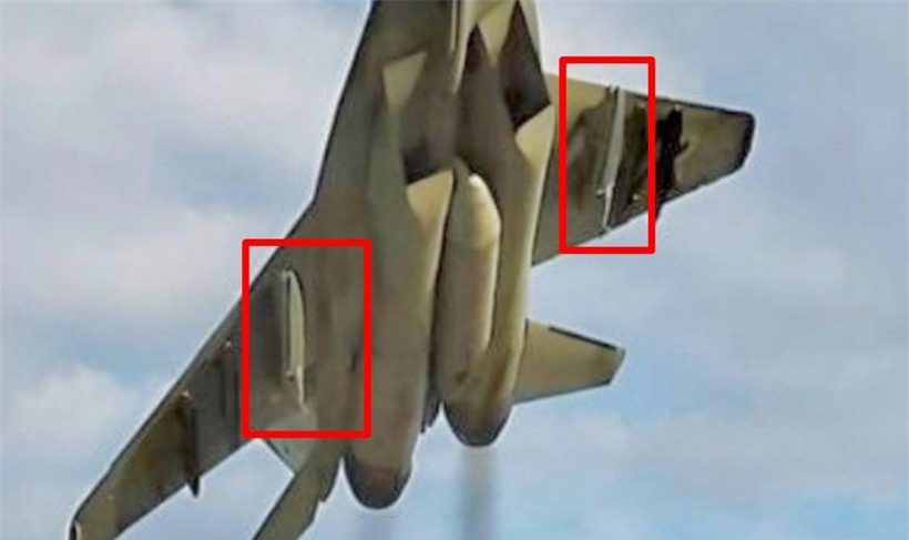 Tiêm kích MiG-29 của Không quân Ukraine với tên lửa mồi bẫy ADM-160 MALD. Tiêm kích MiG-29 của Không quân Ukraine với tên lửa mồi bẫy ADM-160 MALD.