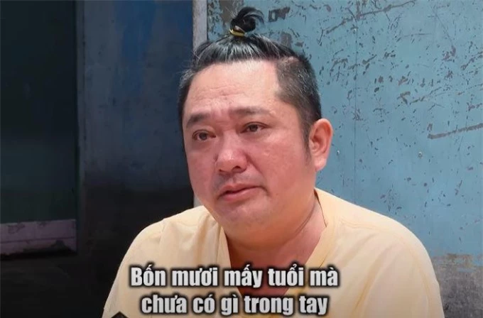 Nam diễn viên Việt khổ nhất showbiz: Ở phòng trọ 15m2, bán xe trả nợ, 40 tuổi kết hôn lần 2 với vợ trẻ đẹp