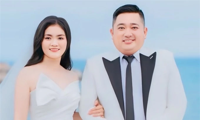 Phùng Ngọc chia sẻ ảnh cưới với vợ trẻ xinh đẹp trên mạng xã hội
