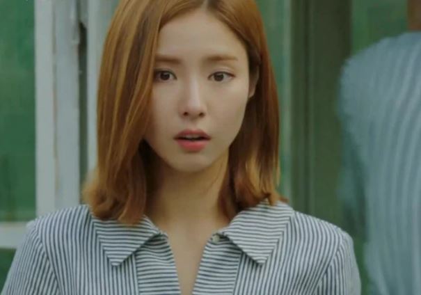 Cô bạn cùng phòng ngoại hình bình thường nhưng yêu anh chàng nào cũng đẹp trai và tôi sốc khi phát hiện bí mật của cô ấy