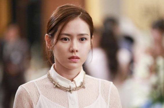 Cứ nghĩ bạn trai giàu có tặng nhẫn 20 triệu, đến khi người nhà nằm viện, tôi "chết lặng" nhận ra bộ mặt đểu cáng của gã