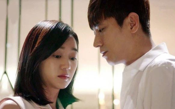 Đã có bầu với bạn trai nhưng mẹ không đồng ý cho cưới, bà ép tôi phải lấy người đàn ông mà chỉ nhìn tôi đã muốn xỉu