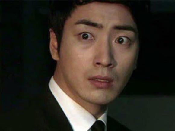 Giật mình khi nhìn thấy tờ xét nghiệm ADN đặt sẵn trên bàn và kết quả càng khiến tôi bàng hoàng hơn