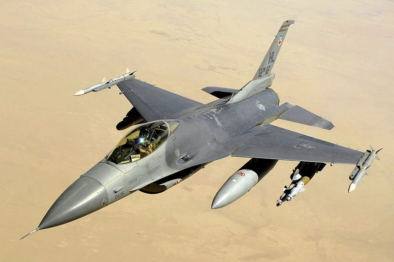 Máy bay F-16