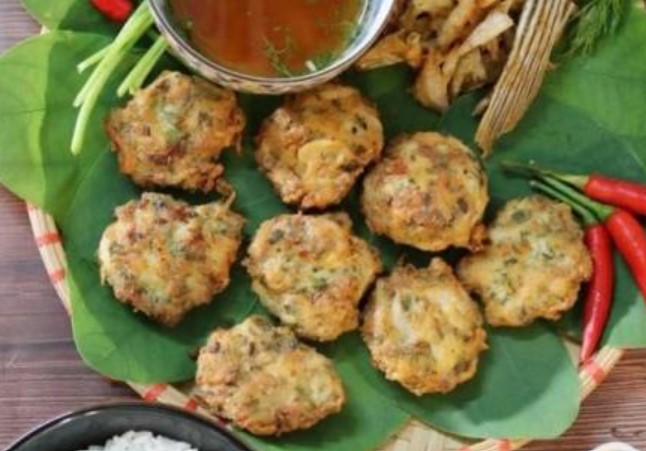 Loại cá đặc sản đang vào mùa, bé hơn đầu đũa nhưng có giá 200.000 đồng/kg, đem làm chả 'ngon nuốt lưỡi'