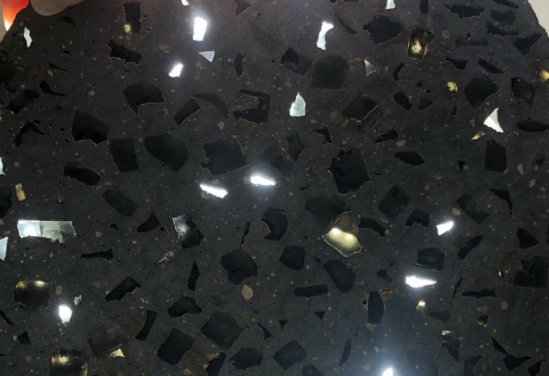 Bê tông làm từ phế thải có thể truyền ánh sáng