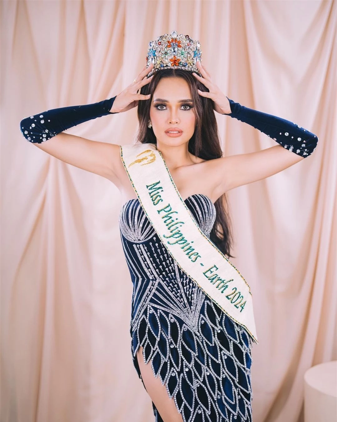 Người đẹp Philippines cao 1,76 m sang Việt Nam thi hoa hậu ảnh 8