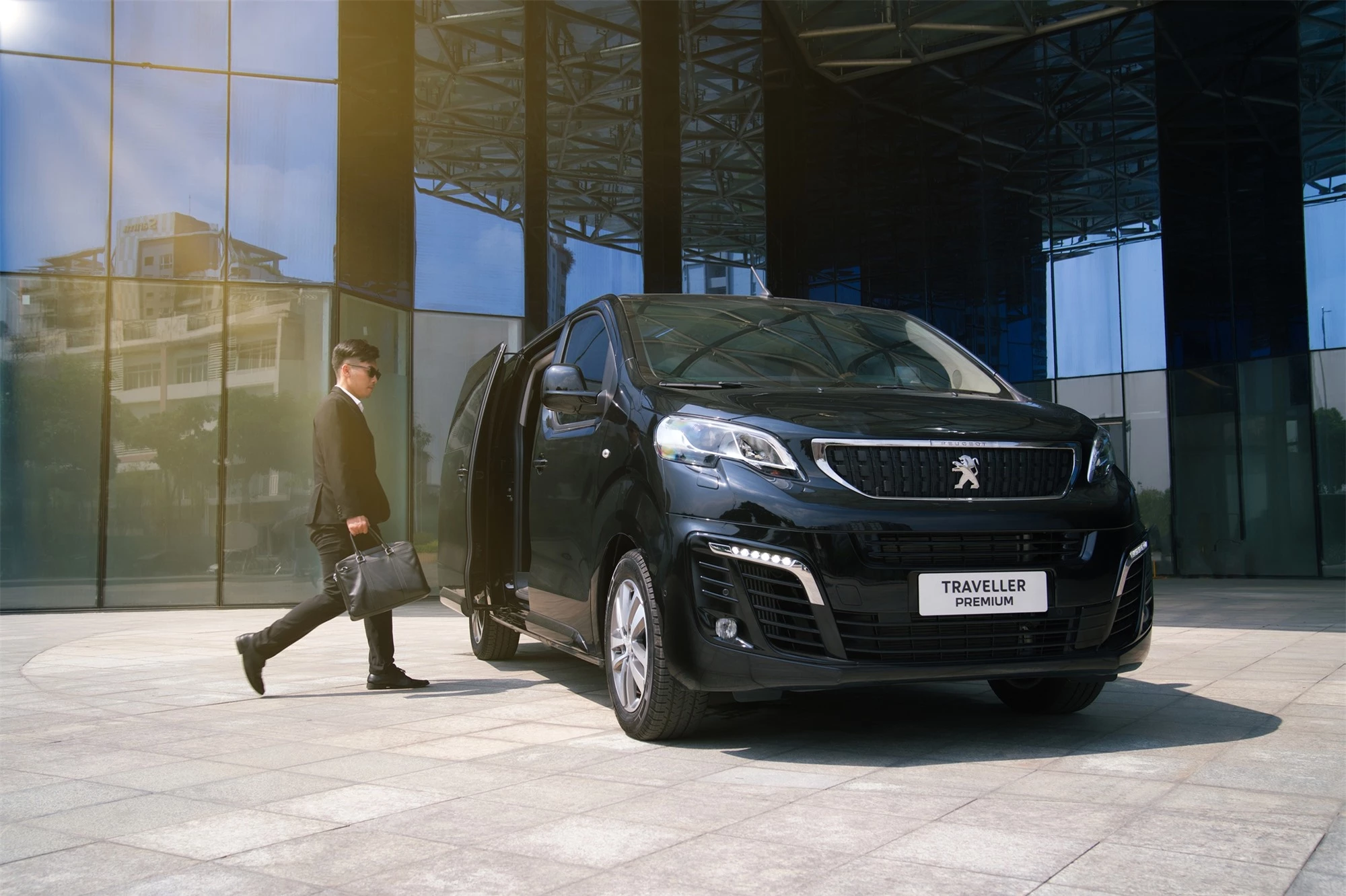 Peugeot Traveller - Lựa chọn hàng đầu của doanh nhân- Ảnh 1.