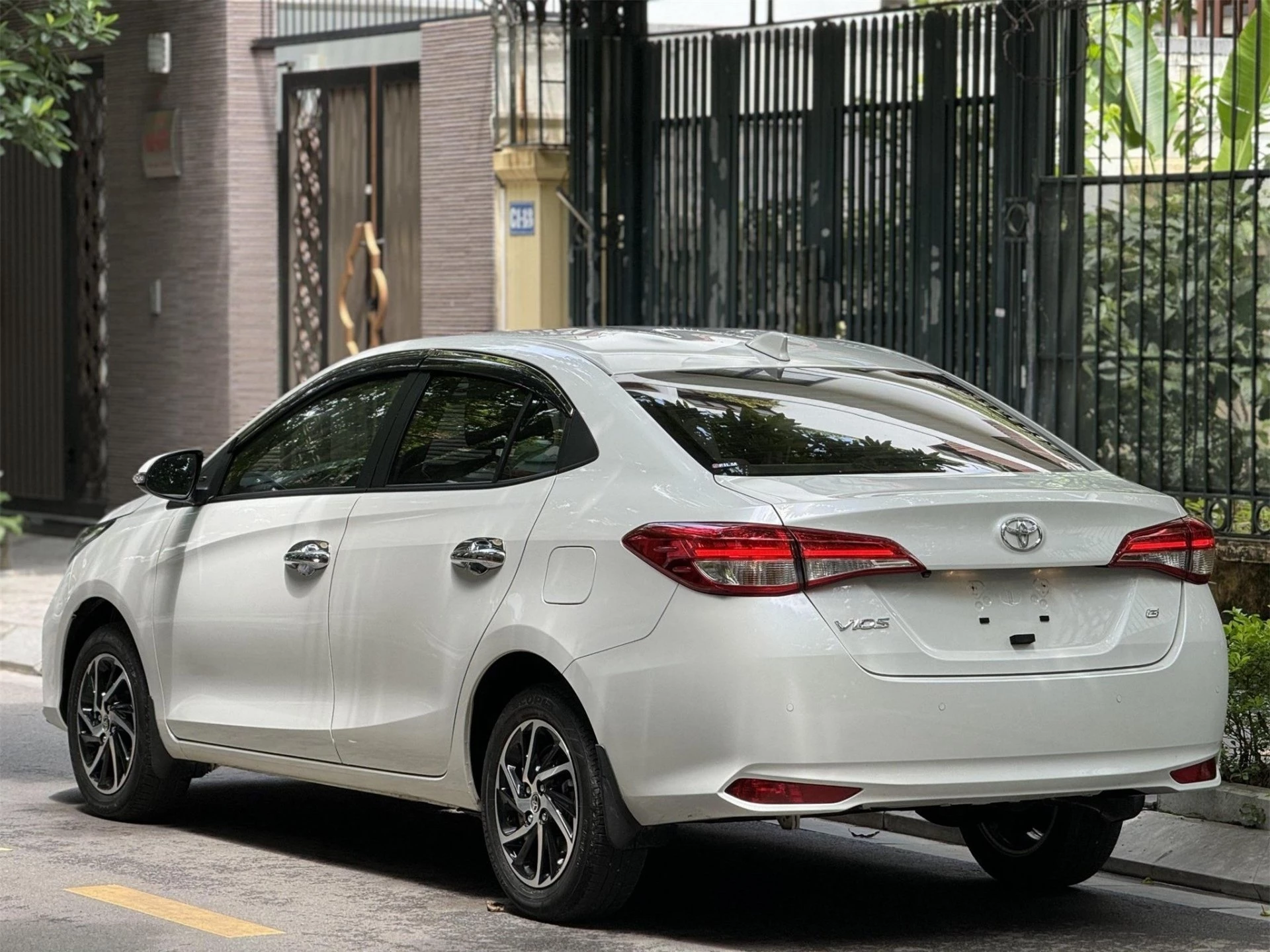 Toyota Vios cũ lăn bánh 2 năm tại Việt Nam rao bán giá bao nhiêu? 468117