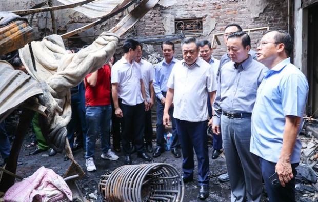 Phó Thủ tướng Trần Hồng Hà trực tiếp chỉ đạo khắc phục hậu quả vụ cháy nhà trọ ở Trung Kính