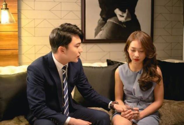 L&#x1B0;&#x1A1;ng th&#xE1;ng c&#xF3; 10 tri&#x1EC7;u m&#xE0; b&#x1EA1;n trai mua c&#x1EA3; k&#xE9;t s&#x1EAF;t, &#x111;&#x1EBF;n khi anh m&#x1EDF; kh&#xF3;a, t&#xF4;i cho&#xE1;ng v&#xE1;ng v&#x1EDB;i nh&#x1EEF;ng th&#x1EE9; b&#xEA;n trong