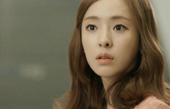 Thấy bạn trai đăng status hỏi mua túi xách nữ, tôi khấp khởi mừng thầm rồi nghẹn ứ khi chị đồng nghiệp đi ngang