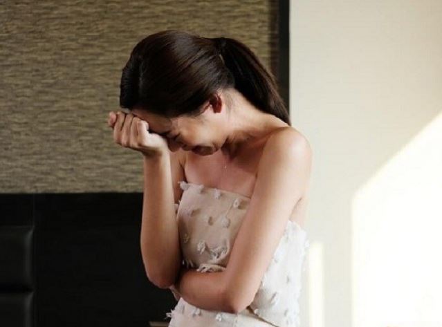 Tưởng bạn trai muốn giữ gìn cho tôi đến đêm tân hôn, nào ngờ thứ trong ngăn kéo đã phơi bày con người thật của anh ấy