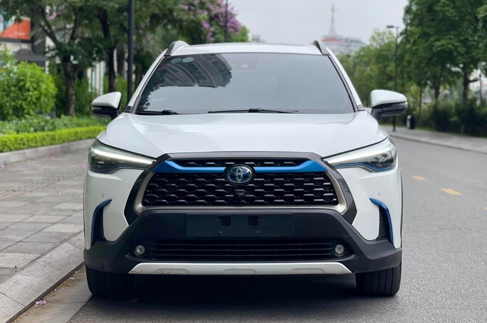 Toyota Corolla Cross Hybrid lăn bánh 3 năm rao bán giá bao nhiêu trên sàn xe cũ?