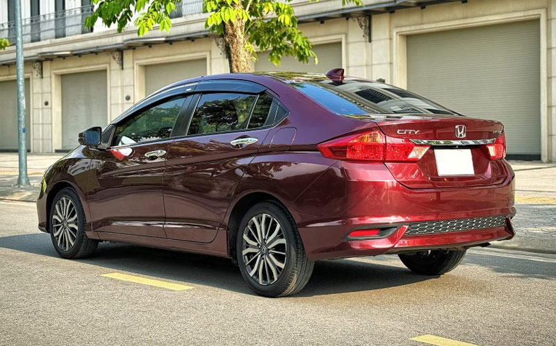 Sau 5 năm lăn bánh, Honda City lên sàn xe cũ với giá ngỡ ngàng