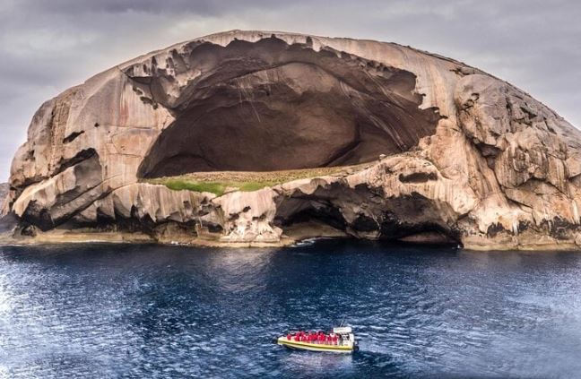 Đảo đầu lâu cô độc có sức hút lạ kỳ, chỉ 9 người từng đặt chân tới 