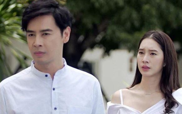 Tới nhà bạn trai dùng bữa, tôi sơ suất làm vỡ chiếc bình quý nhưng phản ứng của bác gái thật sốc óc