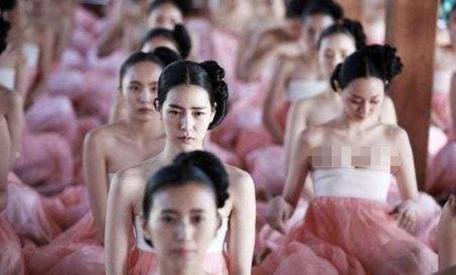 Các hoàng đế thời xưa chọn thê thiếp như thế nào? Ngoài ngoại hình, chiều cao còn có yêu cầu rất khắt khe