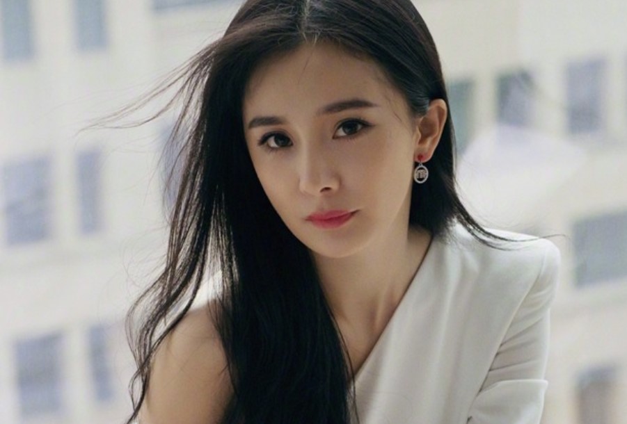 Diễn viên nổi tiếng bị người thân công khai chê "học dốt nhất nhà", dân mạng đào lại học vấn mới ngã ngửa: Dốt thế này tôi cũng muốn