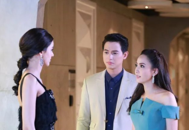 Chồng cũ thường xuyên dẫn bạn gái mới về nhà, khi tôi nhắc nhở thì anh lại lôi bản thỏa thuận lúc ly hôn ra khiến tôi giận run người