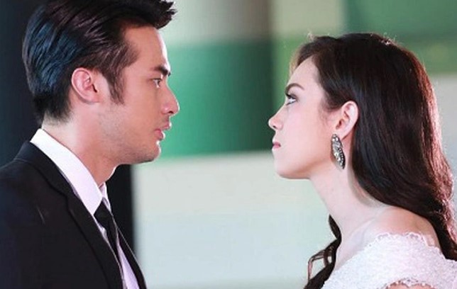 Ly hôn 2 năm, chồng cũ vẫn thường xuyên qua nhà tôi ăn ngủ lại như thường nhưng khi tôi ngỏ ý hàn gắn thì nhận được câu trả lời chết điếng