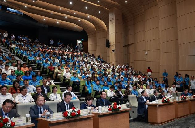 Thủ tướng: Nâng cao năng suất lao động là nhiệm vụ quan trọng, cấp bách, chiến lược