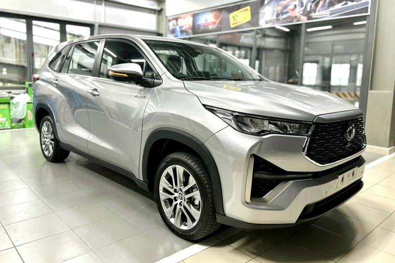 Toyota Innova Cross 2023 chạy ‘siêu lướt’ lên sàn xe cũ với giá bất ngờ