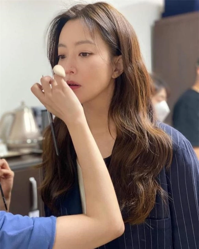 Bí mật nhan sắc của mỹ nhân tự nhận “đẹp hơn Kim Tae Hee” - 3