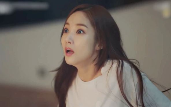 Anh trai chồng dẫn bạn gái về ra mắt cả nhà, tôi bàng hoàng khi biết danh tính người phụ nữ ấy