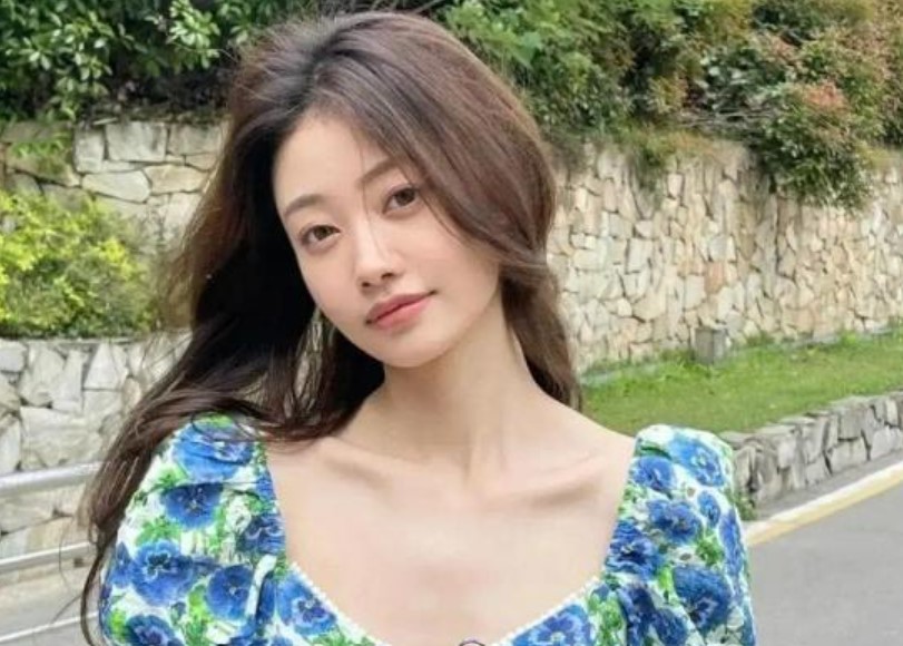 8 tư thế chụp ảnh giúp bạn dễ dàng chụp được những bức ảnh đẹp tự nhiên