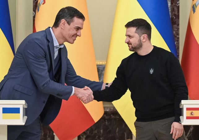 T&#xE2;y Ban Nha g&#x1EED;i t&#xEA;n l&#x1EED;a Patriot, xe t&#x103;ng Leopard t&#x1EDB;i Ukraine